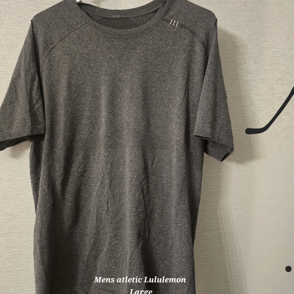 lululemon athletica Gray Short Sleeve Tee